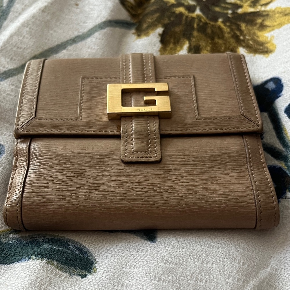 Gucci Brown Leather Wallet with Gold Accent